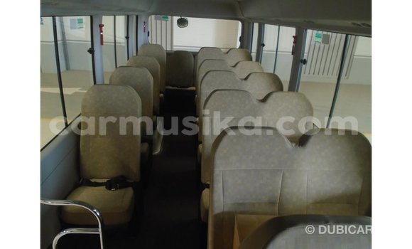 Acheter Import Voiture Abarth 595 Blanc à Import - Dubai, Harare Acheter Import Voiture Abarth 595 Blanc à Import - Dubai, Harare