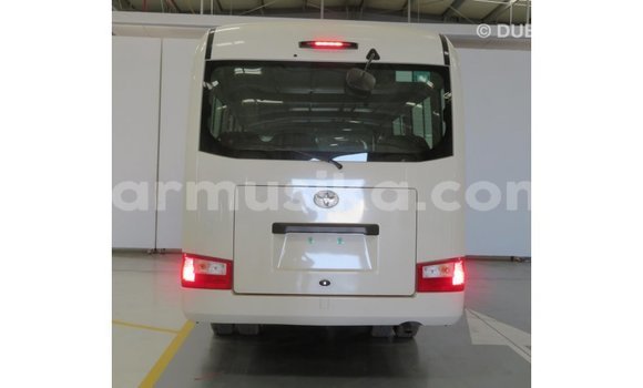 Acheter Import Voiture Toyota Coaster Blanc à Import - Dubai, Harare Acheter Import Voiture Toyota Coaster Blanc à Import - Dubai, Harare