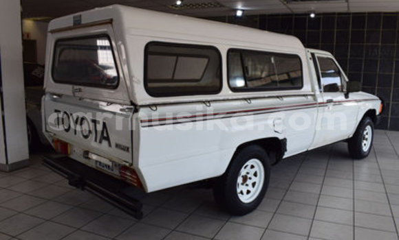Acheter Occasion Voiture Toyota Hilux Blanc à Beitbridge, Matabeleland South Acheter Occasion Voiture Toyota Hilux Blanc à Beitbridge, Matabeleland South