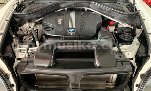 Acheter Occasion Voiture BMW X5 Blanc à Beitbridge, Matabeleland South Acheter Occasion Voiture BMW X5 Blanc à Beitbridge, Matabeleland South