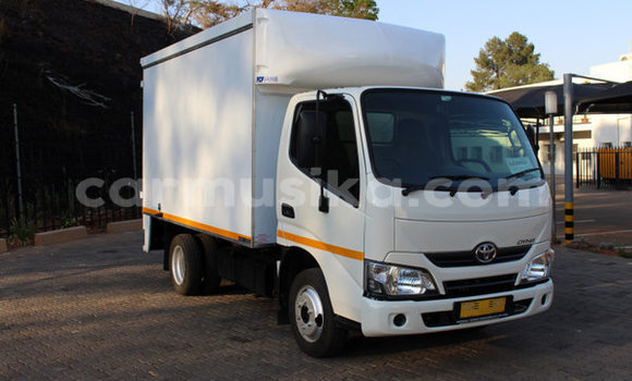 Tenga Tsaru Toyota Dyna Chena Rori in Beitbridge in Matabeleland South Tenga Tsaru Toyota Dyna Chena Rori in Beitbridge in Matabeleland South