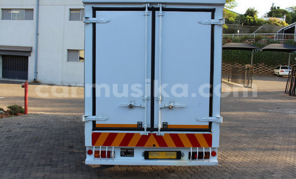 Tenga Tsaru Toyota Dyna Chena Rori in Beitbridge in Matabeleland South Tenga Tsaru Toyota Dyna Chena Rori in Beitbridge in Matabeleland South