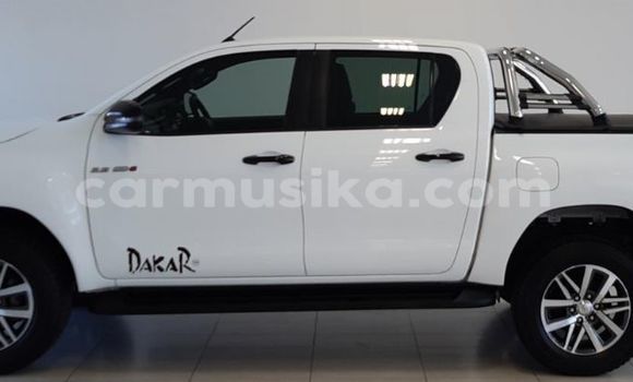 Tenga Tsaru Toyota Hilux Chena Mota in Beitbridge in Matabeleland South Tenga Tsaru Toyota Hilux Chena Mota in Beitbridge in Matabeleland South