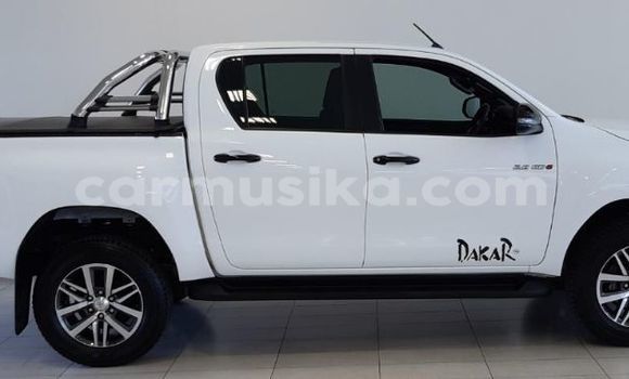 Tenga Tsaru Toyota Hilux Chena Mota in Beitbridge in Matabeleland South Tenga Tsaru Toyota Hilux Chena Mota in Beitbridge in Matabeleland South