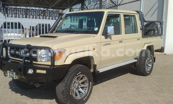 Acheter Occasion Voiture Toyota Land Cruiser Beige à Beitbridge, Matabeleland South Acheter Occasion Voiture Toyota Land Cruiser Beige à Beitbridge, Matabeleland South