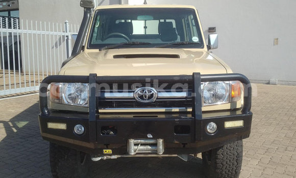 Acheter Occasion Voiture Toyota Land Cruiser Beige à Beitbridge, Matabeleland South Acheter Occasion Voiture Toyota Land Cruiser Beige à Beitbridge, Matabeleland South