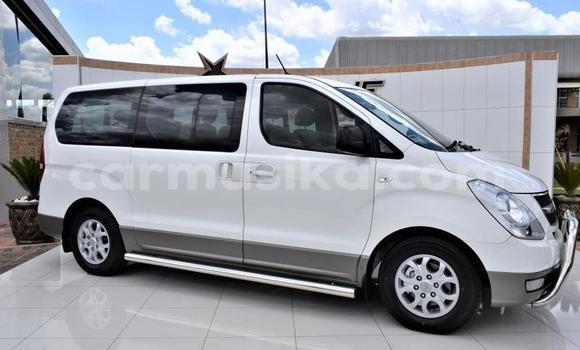 Tenga Tsaru Hyundai H1 Chena Mota in Beitbridge in Matabeleland South Tenga Tsaru Hyundai H1 Chena Mota in Beitbridge in Matabeleland South