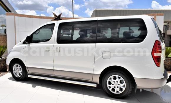 Tenga Tsaru Hyundai H1 Chena Mota in Beitbridge in Matabeleland South Tenga Tsaru Hyundai H1 Chena Mota in Beitbridge in Matabeleland South