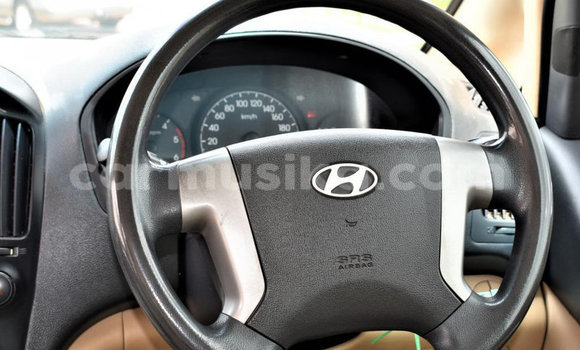 Tenga Tsaru Hyundai H1 Chena Mota in Beitbridge in Matabeleland South Tenga Tsaru Hyundai H1 Chena Mota in Beitbridge in Matabeleland South