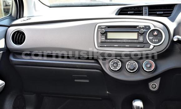 Acheter Occasion Voiture Toyota Yaris Blanc à Beitbridge, Matabeleland South Acheter Occasion Voiture Toyota Yaris Blanc à Beitbridge, Matabeleland South