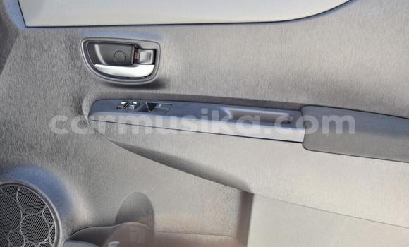 Acheter Occasion Voiture Toyota Yaris Blanc à Beitbridge, Matabeleland South Acheter Occasion Voiture Toyota Yaris Blanc à Beitbridge, Matabeleland South