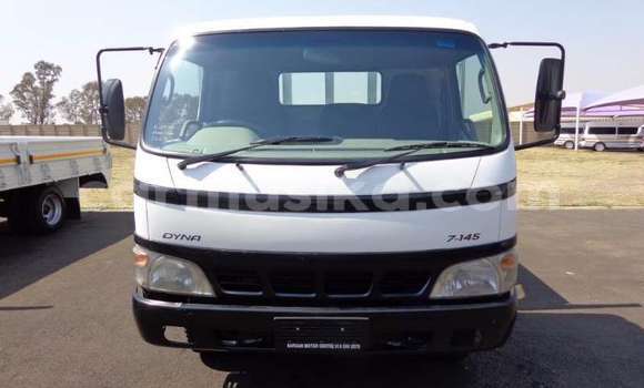 Acheter Occasion Utilitaire Toyota Dyna Blanc à Beitbridge, Matabeleland South Acheter Occasion Utilitaire Toyota Dyna Blanc à Beitbridge, Matabeleland South
