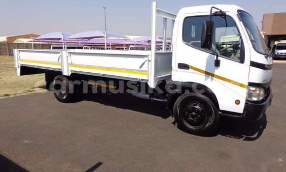 Acheter Occasion Utilitaire Toyota Dyna Blanc à Beitbridge, Matabeleland South Acheter Occasion Utilitaire Toyota Dyna Blanc à Beitbridge, Matabeleland South