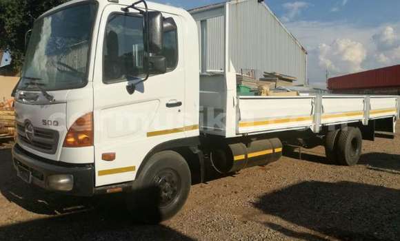 Acheter Occasion Utilitaire Hino 300 Blanc à Beitbridge, Matabeleland South Acheter Occasion Utilitaire Hino 300 Blanc à Beitbridge, Matabeleland South