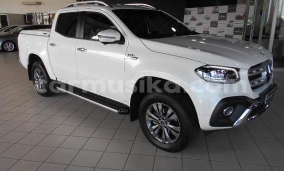 Tenga Tsaru Mercedes‒Benz X-klasse Concept Chena Mota in Beitbridge in Matabeleland South Tenga Tsaru Mercedes‒Benz X-klasse Concept Chena Mota in Beitbridge in Matabeleland South