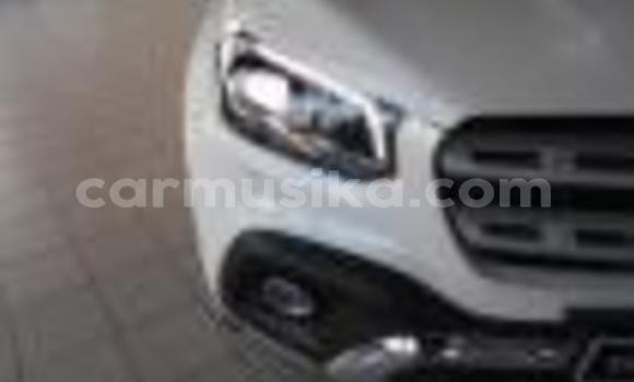 Tenga Tsaru Mercedes‒Benz X-klasse Concept Chena Mota in Beitbridge in Matabeleland South Tenga Tsaru Mercedes‒Benz X-klasse Concept Chena Mota in Beitbridge in Matabeleland South