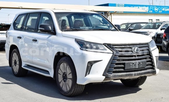 Acheter Import Voiture Lexus LX Blanc à Import - Dubai, Harare Acheter Import Voiture Lexus LX Blanc à Import - Dubai, Harare