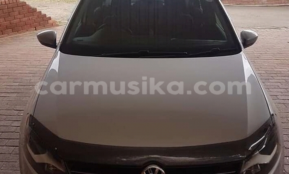 Nunua Ilio tumika Volkswagen Polo Fedha Gari ndani ya Beitbridge nchini Matabeleland Kusini Nunua Ilio tumika Volkswagen Polo Fedha Gari ndani ya Beitbridge nchini Matabeleland Kusini
