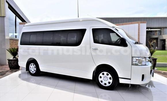 Acheter Occasion Voiture Toyota Aristo Blanc à Beitbridge, Matabeleland South Acheter Occasion Voiture Toyota Aristo Blanc à Beitbridge, Matabeleland South