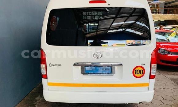 Acheter Occasion Voiture Toyota Aristo Blanc à Beitbridge, Matabeleland South Acheter Occasion Voiture Toyota Aristo Blanc à Beitbridge, Matabeleland South