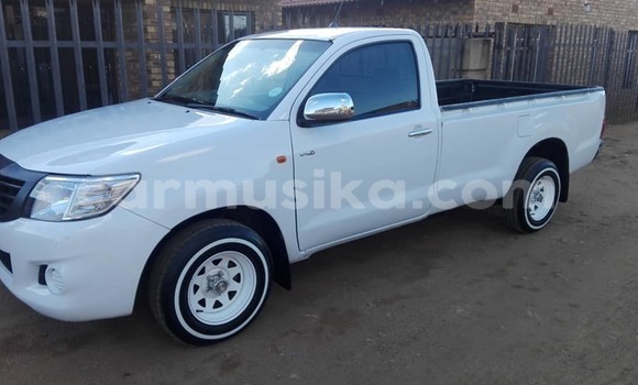 Acheter Occasion Voiture Toyota Hilux Blanc à Beitbridge, Matabeleland South Acheter Occasion Voiture Toyota Hilux Blanc à Beitbridge, Matabeleland South