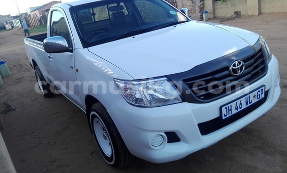 Acheter Occasion Voiture Toyota Hilux Blanc à Beitbridge, Matabeleland South Acheter Occasion Voiture Toyota Hilux Blanc à Beitbridge, Matabeleland South
