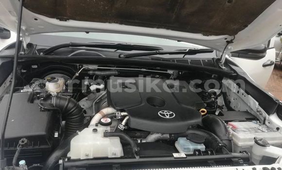 Buy Used Toyota Hilux White Car in Beitbridge in Matabeleland South Buy Used Toyota Hilux White Car in Beitbridge in Matabeleland South