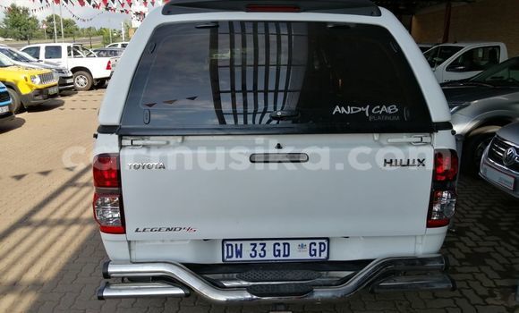 Buy Used Toyota Hilux White Car in Beitbridge in Matabeleland South Buy Used Toyota Hilux White Car in Beitbridge in Matabeleland South