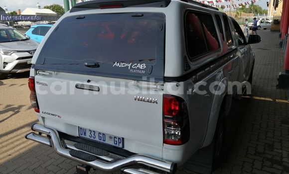 Buy Used Toyota Hilux White Car in Beitbridge in Matabeleland South Buy Used Toyota Hilux White Car in Beitbridge in Matabeleland South