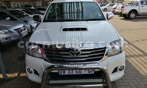 Buy Used Toyota Hilux White Car in Beitbridge in Matabeleland South Buy Used Toyota Hilux White Car in Beitbridge in Matabeleland South