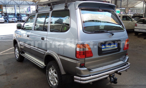 Buy Used Toyota Comfort Blue Car in Beitbridge in Matabeleland South Buy Used Toyota Comfort Blue Car in Beitbridge in Matabeleland South