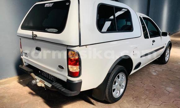 Acheter Occasion Voiture Ford B-MAX Blanc à Beitbridge, Matabeleland South Acheter Occasion Voiture Ford B-MAX Blanc à Beitbridge, Matabeleland South