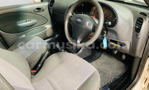 Acheter Occasion Voiture Ford B-MAX Blanc à Beitbridge, Matabeleland South Acheter Occasion Voiture Ford B-MAX Blanc à Beitbridge, Matabeleland South