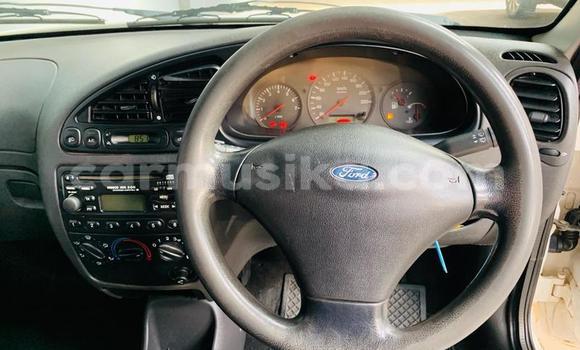 Acheter Occasion Voiture Ford B-MAX Blanc à Beitbridge, Matabeleland South Acheter Occasion Voiture Ford B-MAX Blanc à Beitbridge, Matabeleland South