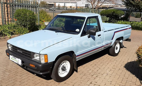 Nunua Ilio tumika Toyota Hilux Bluu Gari ndani ya Beitbridge nchini Matabeleland Kusini Nunua Ilio tumika Toyota Hilux Bluu Gari ndani ya Beitbridge nchini Matabeleland Kusini