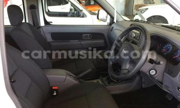 Tenga Tsaru Nissan Hardbody Chena Mota in Beitbridge in Matabeleland South Tenga Tsaru Nissan Hardbody Chena Mota in Beitbridge in Matabeleland South