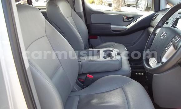 Acheter Occasion Voiture Hyundai H1 Gris à Beitbridge, Matabeleland South Acheter Occasion Voiture Hyundai H1 Gris à Beitbridge, Matabeleland South