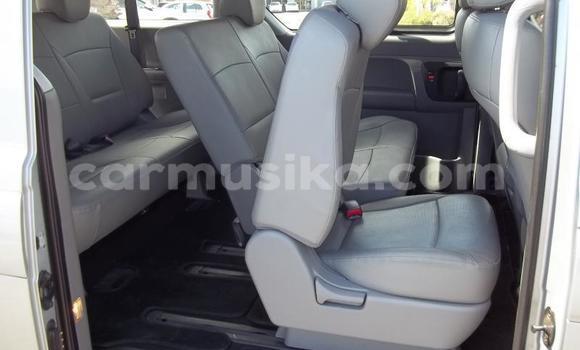 Acheter Occasion Voiture Hyundai H1 Gris à Beitbridge, Matabeleland South Acheter Occasion Voiture Hyundai H1 Gris à Beitbridge, Matabeleland South