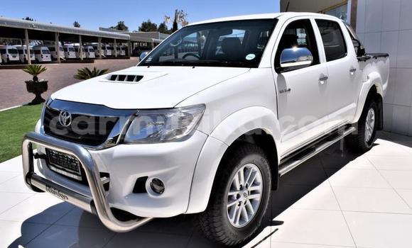 Acheter Occasion Voiture Toyota Hilux Blanc à Beitbridge, Matabeleland South Acheter Occasion Voiture Toyota Hilux Blanc à Beitbridge, Matabeleland South