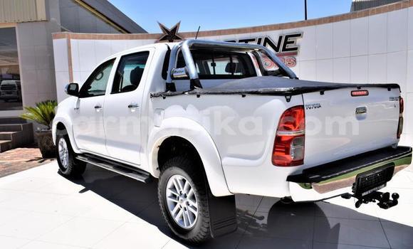 Acheter Occasion Voiture Toyota Hilux Blanc à Beitbridge, Matabeleland South Acheter Occasion Voiture Toyota Hilux Blanc à Beitbridge, Matabeleland South