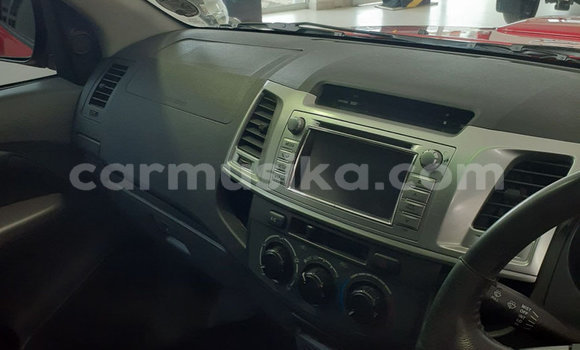 Buy Used Toyota Hilux Red Car in Beitbridge in Matabeleland South Buy Used Toyota Hilux Red Car in Beitbridge in Matabeleland South