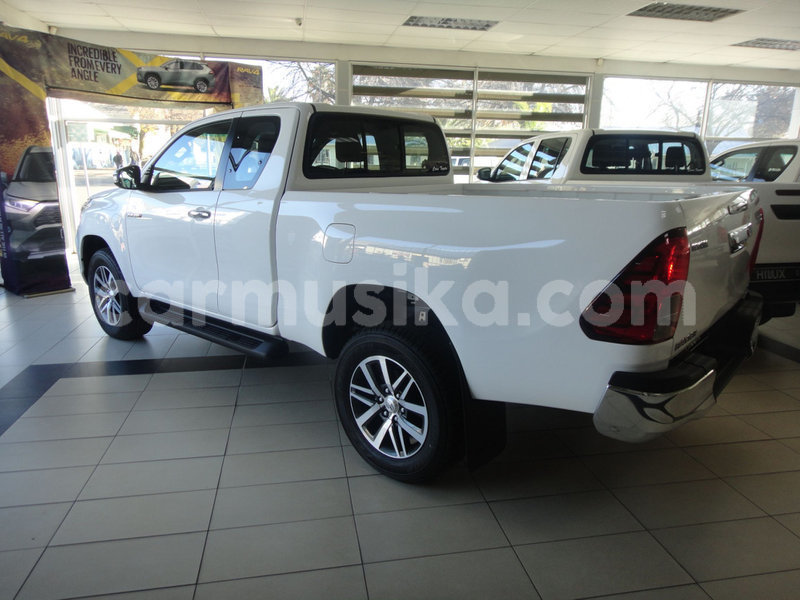 Big with watermark toyota hilux matabeleland south beitbridge 11216