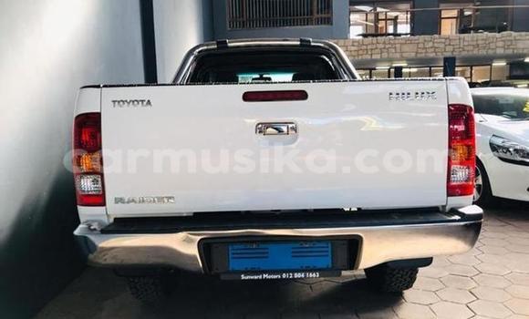 Buy Used Toyota Hilux White Car in Beitbridge in Matabeleland South Buy Used Toyota Hilux White Car in Beitbridge in Matabeleland South