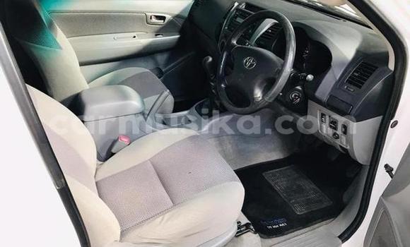 Buy Used Toyota Hilux White Car in Beitbridge in Matabeleland South Buy Used Toyota Hilux White Car in Beitbridge in Matabeleland South