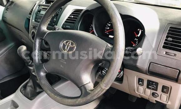 Buy Used Toyota Hilux White Car in Beitbridge in Matabeleland South Buy Used Toyota Hilux White Car in Beitbridge in Matabeleland South
