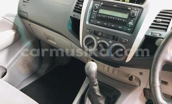 Buy Used Toyota Hilux White Car in Beitbridge in Matabeleland South Buy Used Toyota Hilux White Car in Beitbridge in Matabeleland South