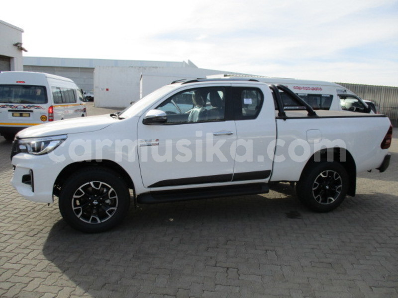 Big with watermark toyota hilux matabeleland south beitbridge 11220