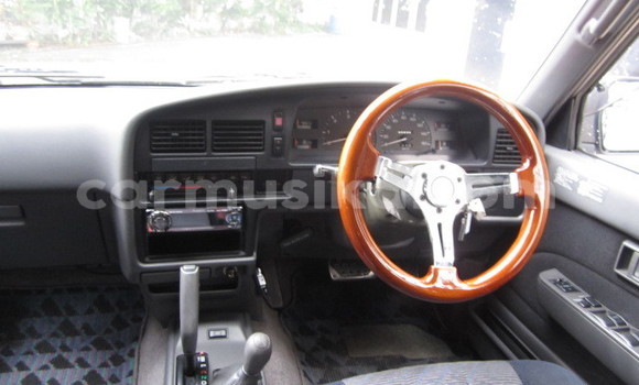 Acheter Occasion Voiture Toyota Hilux Surf Autre à Beitbridge, Matabeleland South Acheter Occasion Voiture Toyota Hilux Surf Autre à Beitbridge, Matabeleland South