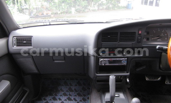 Acheter Occasion Voiture Toyota Hilux Surf Autre à Beitbridge, Matabeleland South Acheter Occasion Voiture Toyota Hilux Surf Autre à Beitbridge, Matabeleland South