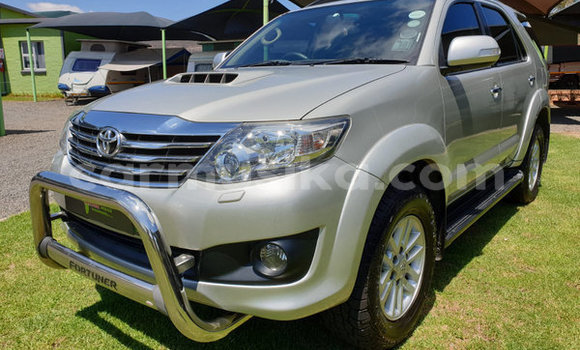 Acheter Occasion Voiture Toyota Fortuner Autre à Beitbridge, Matabeleland South Acheter Occasion Voiture Toyota Fortuner Autre à Beitbridge, Matabeleland South